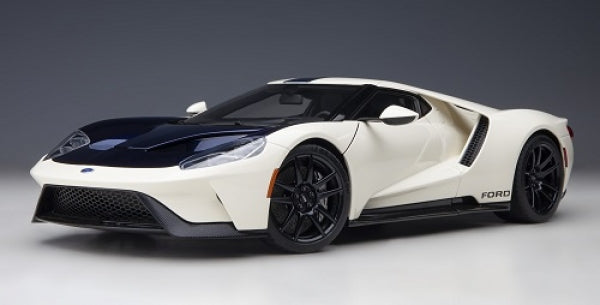 1:18 scale white Ford GT diecast model car with black accents and detailed wheels