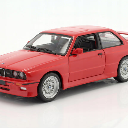 https://a.allegroimg.com/original/112172/ce8473cc451a84d96cd5df20c1e9/BMW-E30-M3-3-Series-1988-Red-Bburago-1-24-Czerwony-Metalowy-Model-Samochodu-Model-18-21100