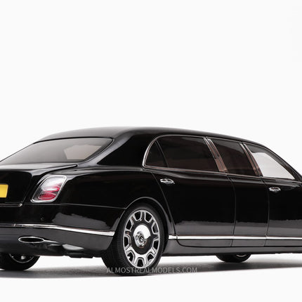 https://www.mydiecastcars.com/wp-content/uploads/2020/03/Bentley-Mulsanne-Grand-Limousine-black-almost-real-2w.jpg