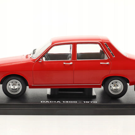 https://a.allegroimg.com/original/116bec/920358fe448abc834dfc13c121a3/Dacia-1300-1970-Red-Hachette-1-24-Czerwony-Model-Samochodu-1-24-Legendy-PRL-Kod-producenta-mag24G1409011
