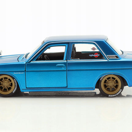 https://a.allegroimg.com/original/11661e/6799446c4b9e88b2ad268917ecda/Datsun-510-Tokyo-Mod-JDM-1971-Candy-Blue-Maisto-Design-1-24-Model-Samochodu-Kod-producenta-39308