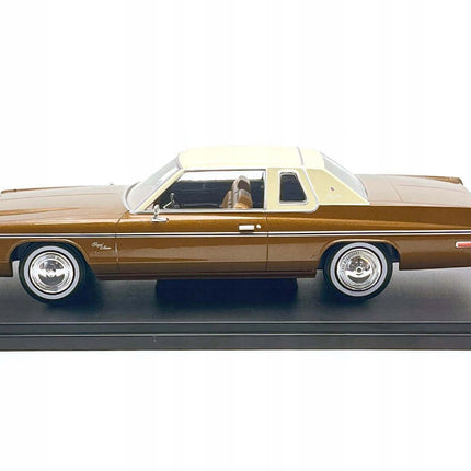 https://a.allegroimg.com/original/1187d2/487304284155a59a37955df75e9a/Dodge-Royal-Monaco-C-Coupe-1977-Brown-Metallic-Beige-WhiteBox-1-24-124261-Waga-produktu-z-opakowaniem-jednostkowym-0-15-kg