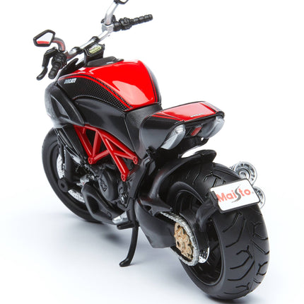 https://a.allegroimg.com/original/11f732/d4d8aac34a0a984a13af2ec0e2d6/Ducati-Diavel-Carbon-2011-Maisto-KIT-1-12-Model-Do-Skladania-Zlozenia-DIY-Stan-opakowania-oryginalne