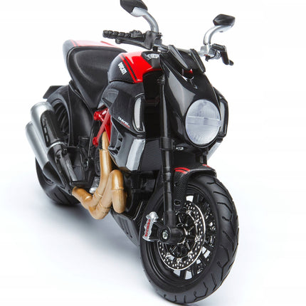 https://a.allegroimg.com/original/11ec6e/0180a14d4f5b9a739407e8e2bd2e/Ducati-Diavel-Carbon-2011-Maisto-KIT-1-12-Model-Do-Skladania-Zlozenia-DIY-Stan-zlozenia-Do-zlozenia