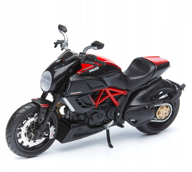 https://a.allegroimg.com/original/11cc7b/aaa2446e47acbf5e1f932b57862f/Ducati-Diavel-Carbon-2011-Maisto-KIT-1-12-Model-Do-Skladania-Zlozenia-DIY