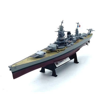 https://cdn.shopify.com/s/files/1/0567/1364/2151/files/Dunkerque-Battleship-WWII-French-Navy-1-1000-Scale-Diecast-Model-7.jpg?v=1703164719