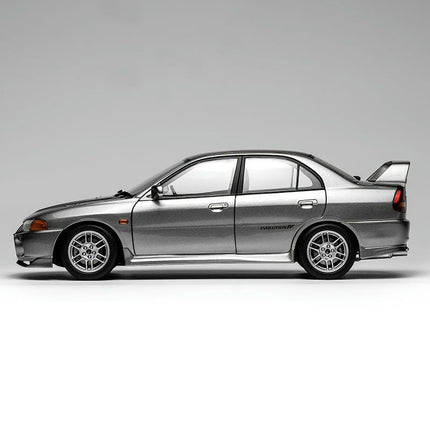 Motorhelix Mitsubishi Lancer Evolution IV Steel Silver 1:18 Diecast Model Car - scale model for display