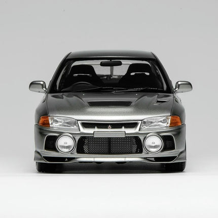 Motorhelix Mitsubishi Lancer Evolution IV Steel Silver 1:18 Diecast Model Car - detailed die-cast style model