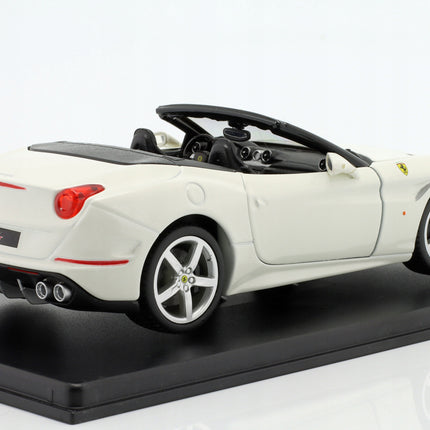 https://a.allegroimg.com/original/111da9/c6b0b512451b892a9f04ba465394/Ferrari-California-T-Spider-Open-Roof-2014-White-Bburago-1-24-1-24-AB24F004-Kod-producenta-AB24F004