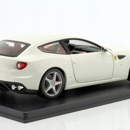 https://a.allegroimg.com/original/116950/c77cf70f4543be7e8cd10e8a56ce/Ferrari-FF-Four-2011-White-Bburago-1-24-Edicola-Model-Samochodu-AB24F012-Kod-producenta-AB24F012-mag24FF2011