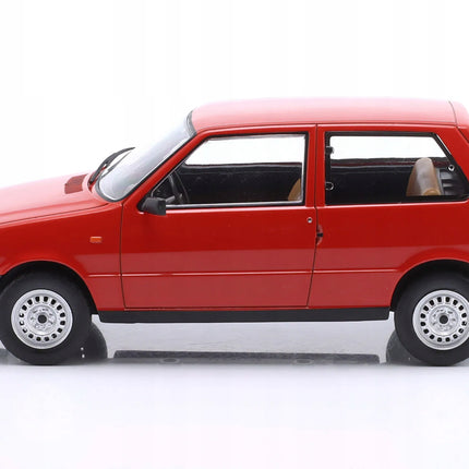https://a.allegroimg.com/original/1110f6/07d111d44cbf8a2dd3db95dac32d/Fiat-Uno-1983-Red-WhiteBox-1-24-Czerwony-Metalowy-Model-Samochodu-WB124257-Kod-producenta-WB124257