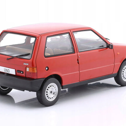 https://a.allegroimg.com/original/11b2cf/2e3fe46d43d0aad9ca15fe19f8a3/Fiat-Uno-1983-Red-WhiteBox-1-24-Czerwony-Metalowy-Model-Samochodu-WB124257-Stan-opakowania-oryginalne