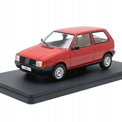 https://a.allegroimg.com/original/11f4e9/86f32102499a8678719e6fc2abb6/Fiat-Uno-1983-Red-WhiteBox-1-24-Czerwony-Metalowy-Model-Samochodu-WB124257-Wiek-14-lat