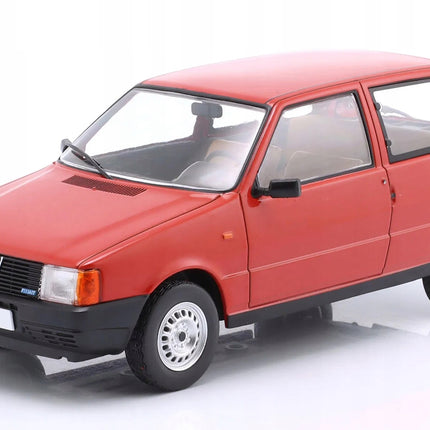 https://a.allegroimg.com/original/11d983/4266ced64d4ea55d2aa435c91234/Fiat-Uno-1983-Red-WhiteBox-1-24-Czerwony-Metalowy-Model-Samochodu-WB124257