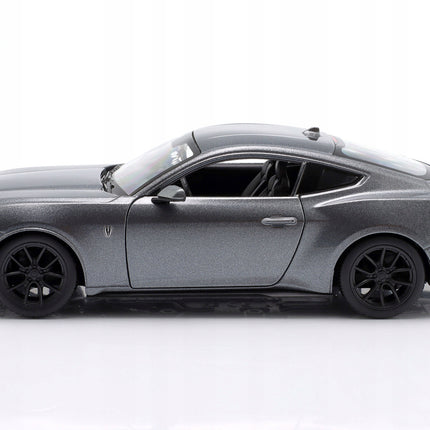 https://a.allegroimg.com/original/11ff91/7f66e96f46b6a2283522b4c25140/Ford-Mustang-Dark-Horse-Darkhorse-2024-Maisto-1-24-Szary-Model-Samochodu-Gy-Kod-producenta-32925G