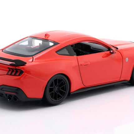 https://a.allegroimg.com/original/11e69e/7e4cfe134bf1972e8ebe5963b9be/Ford-Mustang-DarkHorse-Dark-Horse-2024-Maisto-1-24-Czerwony-Model-Samochodu-Stan-opakowania-oryginalne