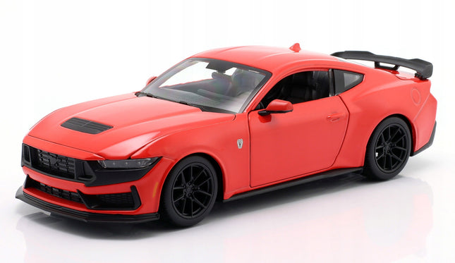 https://a.allegroimg.com/original/117c21/0b5203754f488682ddd64226fec1/Ford-Mustang-DarkHorse-Dark-Horse-2024-Maisto-1-24-Czerwony-Model-Samochodu