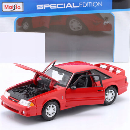 https://a.allegroimg.com/original/11ecf0/6dd80556481da1713b1a231e8da1/Ford-Mustang-SVT-Cobra-1993-Maisto-1-24-Czerwony-Metalowy-Model-Samochodu-Stan-opakowania-oryginalne