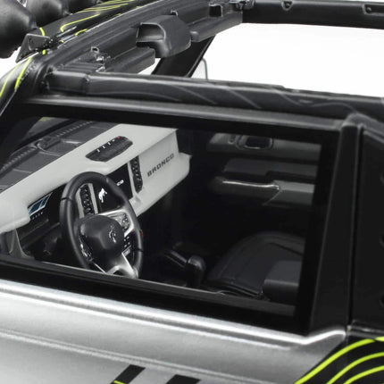 Ford Bronco RTR 2022 Silver Decor 1:18 Resin Model - Limited Edition SUV