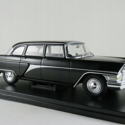 https://a.allegroimg.com/original/117e34/c655d1324be1882cedc4cd61a5b4/GAZ-13-Chalka-Czajka-Chaika-1960-Black-WhiteBox-1-24-Model-Samochodu-124080-Waga-produktu-z-opakowaniem-jednostkowym-0-15-kg