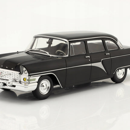 https://a.allegroimg.com/original/1172c4/36efc1a247eea98ede8e220ede6e/GAZ-13-Chalka-Czajka-Chaika-1960-Black-WhiteBox-1-24-Model-Samochodu-124080