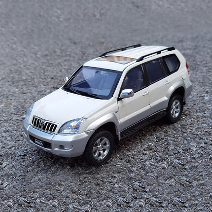 FAW Toyota YX Prado GX 2008 White 1:18 Diecast Model Car - premium scale model collectible