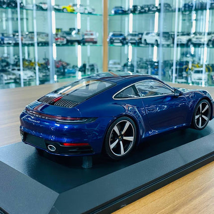 Minichamps Porsche 911 Carrera 4S 2019 1:18 Blue Metallic Diecast Model Car - premium collector scale model