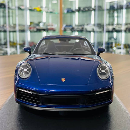 Minichamps Porsche 911 Carrera 4S 2019 1:18 Blue Metallic Diecast Model Car - collectible scale model car
