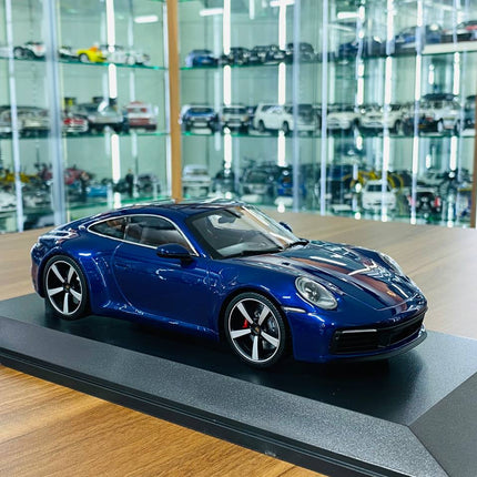 Minichamps Porsche 911 Carrera 4S 2019 1:18 Blue Metallic Diecast Model Car - detailed collector display model