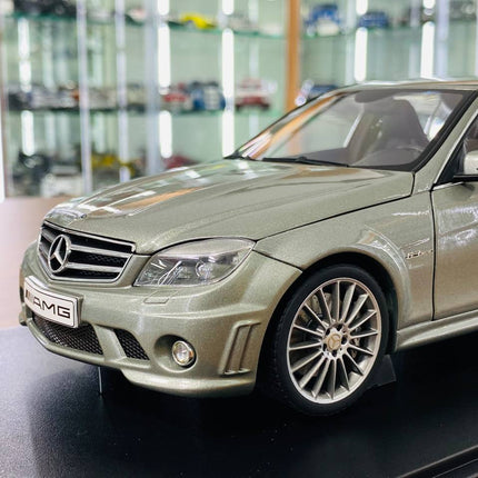 AutoArt Mercedes-Benz C63 AMG Grey 1:18 Diecast Model Car - collector edition scale model