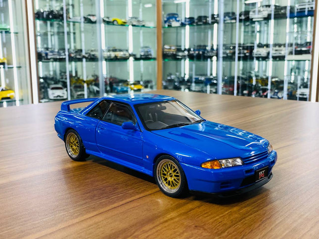 AutoArt Nissan Skyline GT-R R32 V-SPEC II Blue 1:18 Diecast Model Car - detailed collector display model
