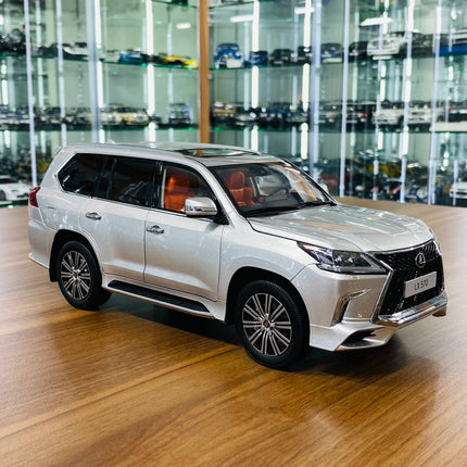 LCD Model Lexus LX 570 Silver 1:18 Diecast Model Car - detailed collector display model