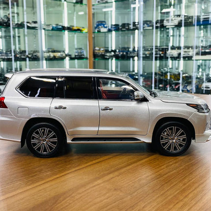 LCD Model Lexus LX 570 Silver 1:18 Diecast Model Car - collectible scale model car