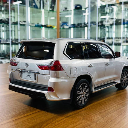 LCD Model Lexus LX 570 Silver 1:18 Diecast Model Car - fine detailed model replica