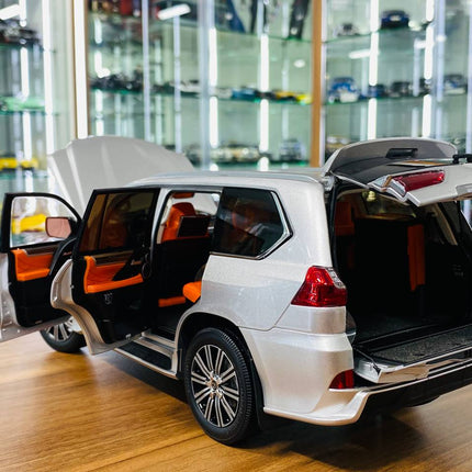 LCD Model Lexus LX 570 Silver 1:18 Diecast Model Car - scale model for display