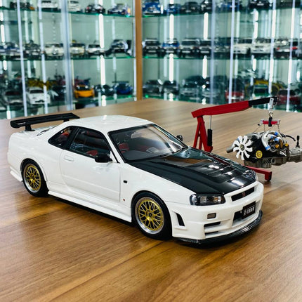 MotorHelix 1:18 Nissan Skyline GT-R R34 Nismo Z-Tune Diecast Model White - detailed collector display model
