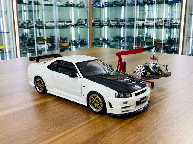 MotorHelix 1:18 Nissan Skyline GT-R R34 Nismo Z-Tune Diecast Model White - detailed collector display model