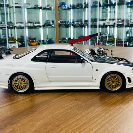 MotorHelix 1:18 Nissan Skyline GT-R R34 Nismo Z-Tune Diecast Model White - collectible scale model car