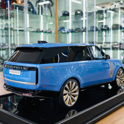 MotorHelix Range Rover Autobiography 2022 1:18 Resin Model Light Blue - fine detailed model replica
