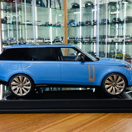 MotorHelix Range Rover Autobiography 2022 1:18 Resin Model Light Blue - collectible scale model car