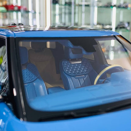 MotorHelix Range Rover Autobiography 2022 1:18 Resin Model Light Blue - showroom-quality model replica