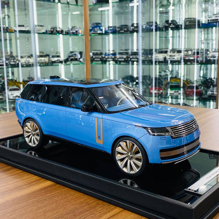 MotorHelix Range Rover Autobiography 2022 1:18 Resin Model Light Blue - detailed collector display model