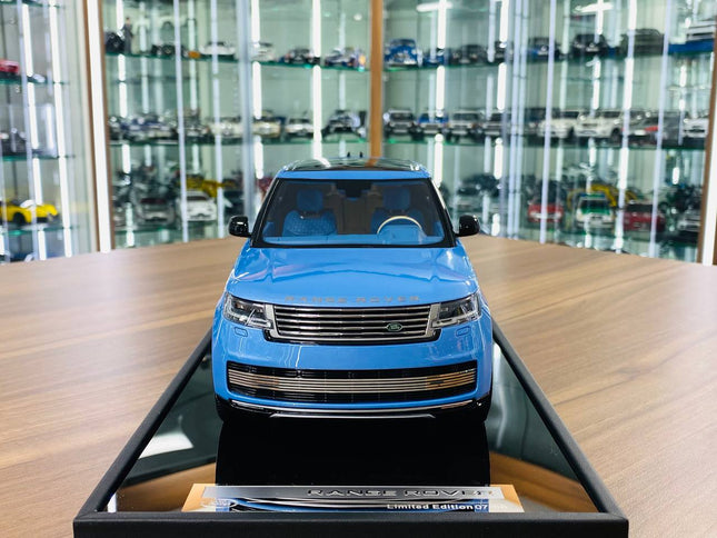 MotorHelix Range Rover Autobiography 2022 1:18 Resin Model Light Blue - studio product photo of the scale model