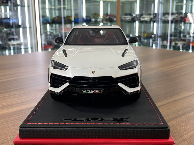 MR Collection Models 1/18 Lamborghini URUS S Resin Model Balloon White Limited Edition - studio product photo of the scale mo