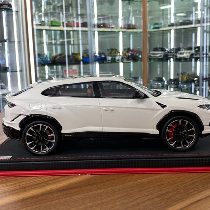 MR Collection Models 1/18 Lamborghini URUS S Resin Model Balloon White Limited Edition - collectible scale model car