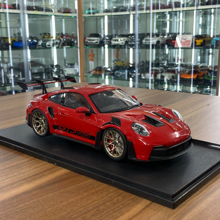 1/18 Diecast Porsche 911 (992) GT3 RS 2024 in Guard Red | Solido - detailed collector display model