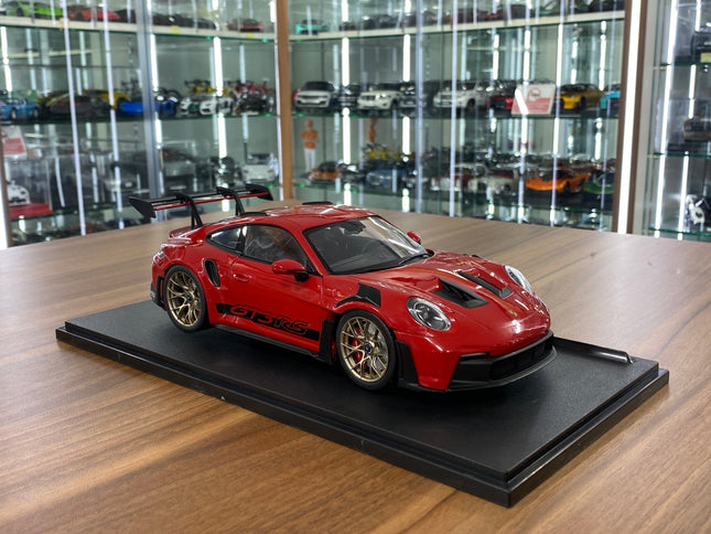 1/18 Diecast Porsche 911 (992) GT3 RS 2024 in Guard Red | Solido - detailed collector display model