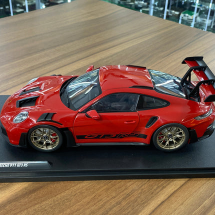 1/18 Diecast Porsche 911 (992) GT3 RS 2024 in Guard Red | Solido - scale model for display