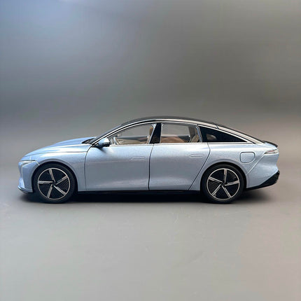 Dongfeng Forthing Forthing Xinghai S7 Blue 1:18 Diecast Model Car - studio product photo of the scale model