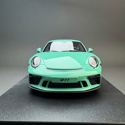 GT Spirit Porsche 911 (991.2) GT3 Tiffany Green 1:18 Resin Model Car - studio product photo of the scale model